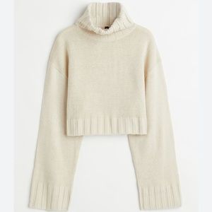 🩷2/$15🩷 Cream Turtleneck Sweater Size S
